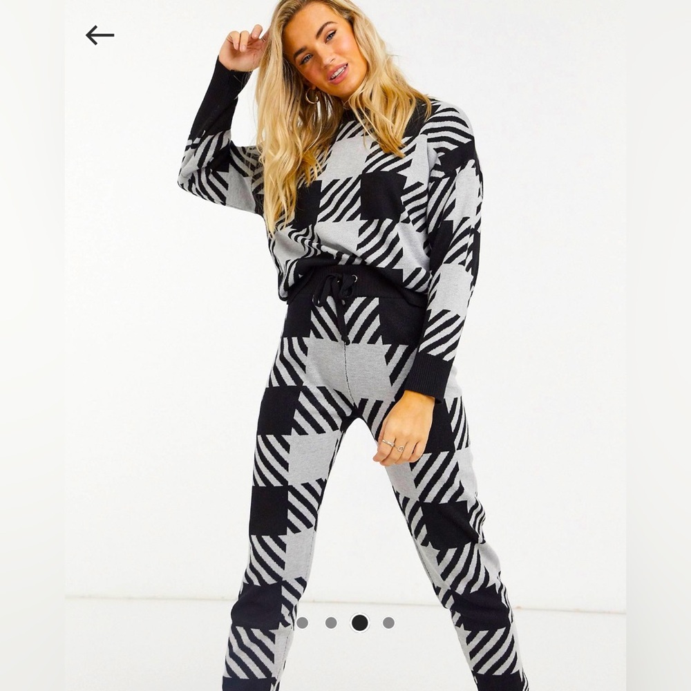 QED London sweatshirt and sweatpants set